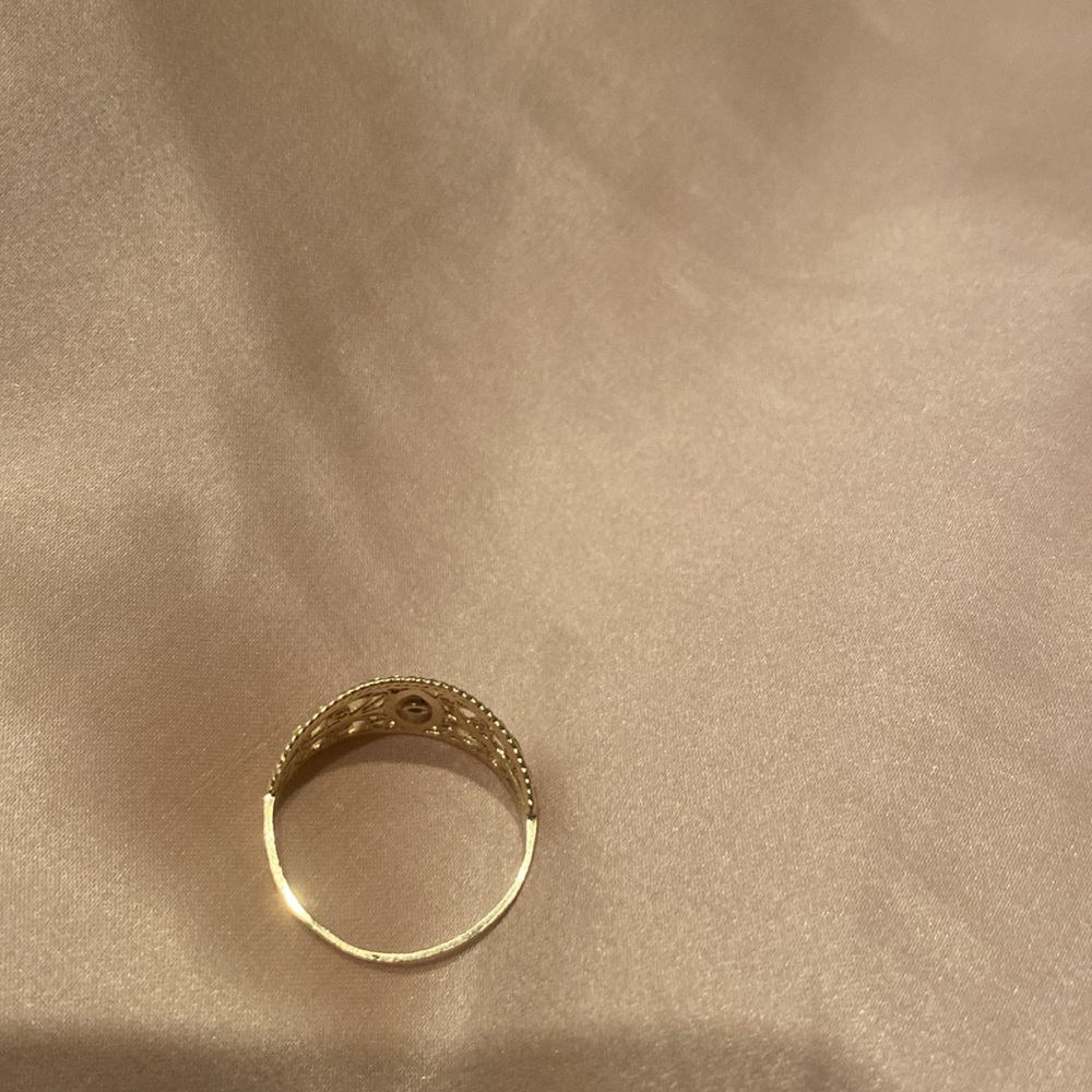 Ornate 14K Solid Gold Filigree Ring with Vintage Design - Picture 3 of 6